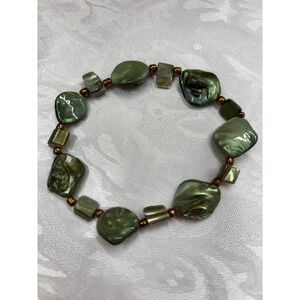 Green abalone or mother-of-pearl shell bead stretch bracelet.